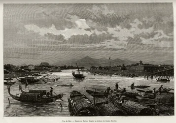 Utsikt över Hue (Vietnam), med beskrivning av navigering på Song Huong-floden och Thien Mu-pagoden, bakom omkretsmurarna. Gravyr av Taylor, för att illustrera berättelsen "" Trente mois au Tonkin"" av Dr Charles Edouard Hocquard (1853-1911), 1885, i
