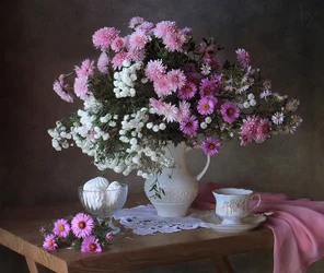Mysigt blomsterstilleben