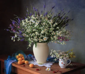 Vildblommor och aprikoser