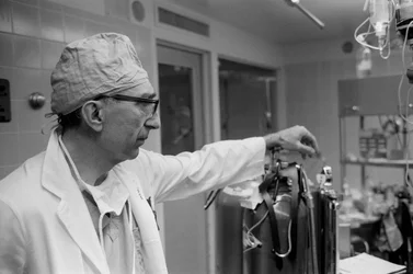 Dr. Michael DeBakey, kadiovaskulär kirurg, vid Texas Medical Center.