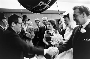 Judiskt äktenskap som ingås av amerikanska judar under bröllopstaketen aka chuppah i Seattle