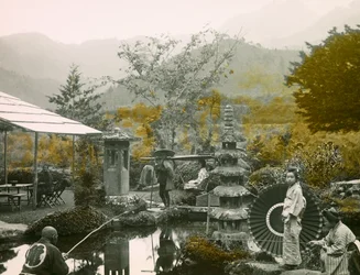 Fiskedag i Dainichis trädgård - Do i Nikko cirka 1900 - 1915 (fotografi)