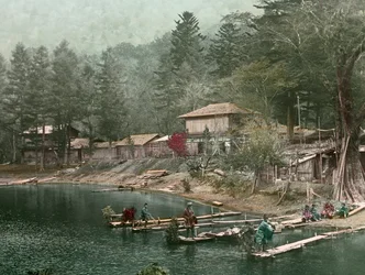 Fiskeby vid sjön Chuzenji, ca 1900 - 1915 (fotografi)