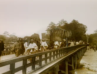 Flottparad under Aoi Matsuri-festivalen i Kyoto, ca 1900 - 1915 (fotografi)
