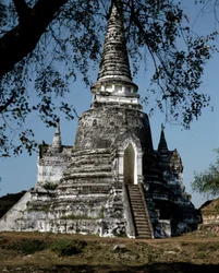 En stupa av det buddhistiska templet