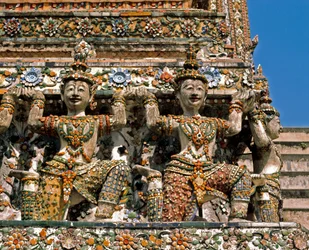 Karyatider av templet Wat Arun