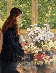 Ung flicka med vaser med blommor,