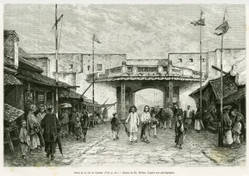 Canton Street Gate i Hanoi. Gravyr av Th. Weber, från ett fotografi, för att illustrera historien Trente mois au Tonkin 1884, av doktor Hocquard, i tour du monde 1889, under ledning av Edouard Charton (1807-1890), Hachette, Paris.