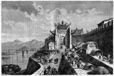 Utsikt över Shanghai-porten vid Huangpu-floden, Kina under åren 1870-1880. Gravyr efter en teckning av Weber, i "Le Tour du Monde, Nouveau journal des Voyages", redigerad av Edouard Charton, Paris