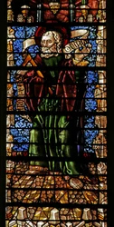 Fönster som visar aposteln St Thomas med trosbekännelserulle (målat glas)