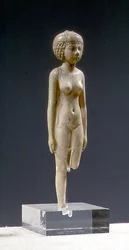 Statuett av en naken kvinna i elfenben, tredje mellanperioden, Egypten
