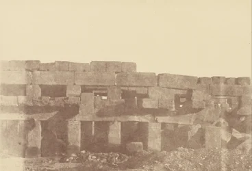 Närbild av Tothmes III:s täckta promenad, Karnak