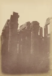 Stäng vy över pelarna i Hypostyle -rummet, Karnak