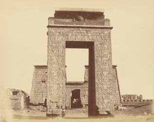 Portalen till templet i Khonsu, Karnak