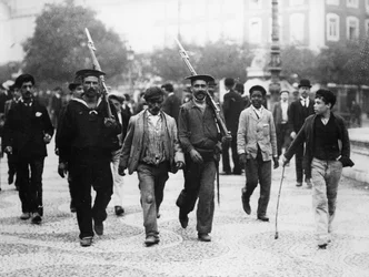 Arrestering av en rojalist av sjömän under den portugisiska revolutionen, 1910
