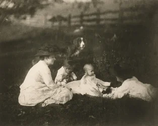 [Frances, Artie och Tom Crowell samt Susan Macdowell i Avondale, PA.]