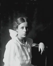 Ruth Harding, ca. 1903.
