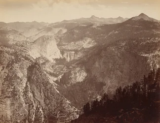 [Yosemite Valley från ovan] / [Yowiye och Piwyack. Vernal och Nevada Fall. Yosemite Valley från Glacier Point]