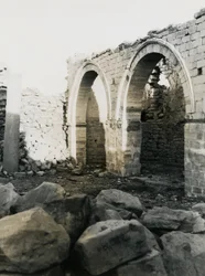 Kolonn och valv, interiör i kristen basilika tillägnad Jungfru Maria, Qasr Ibrim, Egypten, fotografi av Ugo Monneret de Villard
