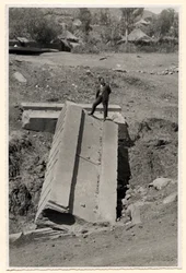 Fragment av stele, Axum, Etiopien, fotografi av Ugo Monneret de Villard