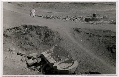 Fragment av stele, Axum, Etiopien, fotografi av Ugo Monneret de Villard