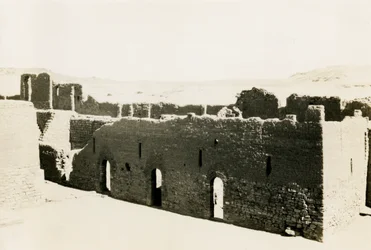 Logi i nedre terrassen på S:t Simeons kloster, Aswan, Egypten, foto av Ugo Monneret de Villard