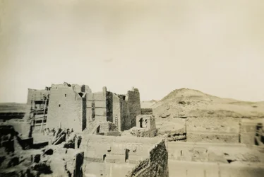 S:t Simeons kloster under restaurering, Aswan, Egypten, fotografi av Ugo Monneret de Villard