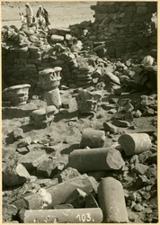 Ruinerna av den medeltida kyrkan Serreh, Sitte Gasma, Sudan, fotografi av Ugo Monneret de Villard