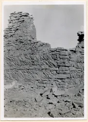 Ruinerna av den södra kyrkan, detalj av murverk, Sabagura, Egypten, fotografi av Ugo Monneret de Villard