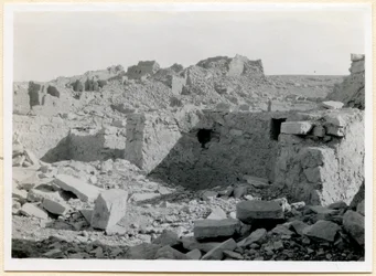 Ruinerna av den södra kyrkan, vy över absiden, Sabagura, Egypten, fotografi av Ugo Monneret de Villard
