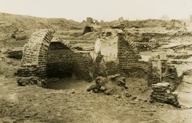 Trilobed-byggnad, al-Fustat, Egypten, fotografi av Ugo Monneret de Villard