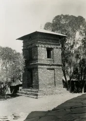 Fyrkantig byggnad i två våningar, Axum, Etiopien, fotografi av Ugo Monneret de Villard