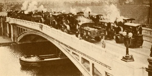 En betongbro över Themsen i Caversham, c1930.