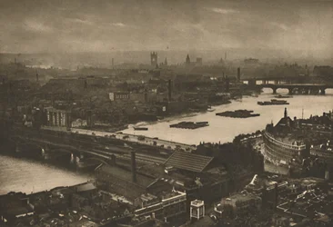 A Farewell Look at Wonderful London från korset på St. Pauls Dome, c1935.