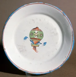 En fransk fajansplatta med aeronauter med flaggor, 1785