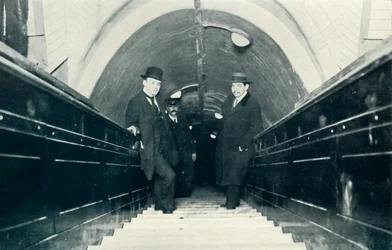 En rörlig trappa, 1922.