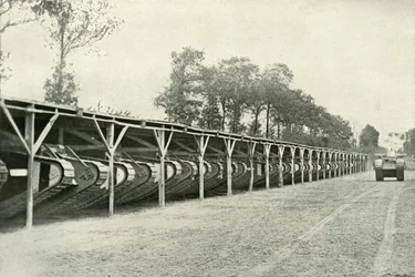 A Park of British Tanks strax bakom frontlinjen, 1919.