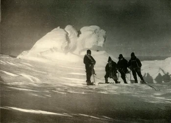 En anmärkningsvärd fumarole i den gamla kratern, i form av ett lejon, c1908, 1909.