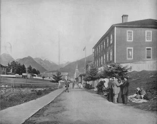 En gata i Sitka, Alaska, c1897.
