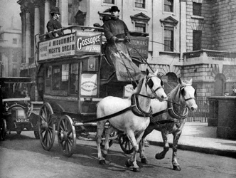 En hästdragen buss, London, 1926-1927