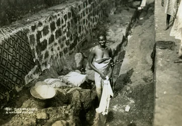 En tvättkvinna, Sierra Leone, 1900-talet