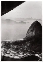 Flygfoto över Sockertoppen, Rio de Janeiro, Brasilien, från en zeppelinare, 1930 1933