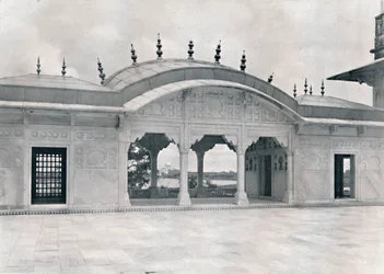 Agra. Khas Mahal som visar Taj, c1910.