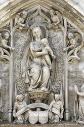 Amboise Castle Chapel Tympanum: Virgin and Child, Amboise, Frankrike