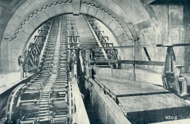 En rulltrappa under konstruktion, 1922.