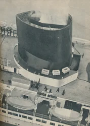 En ovanlig vinkel på Normandies däck, 1936