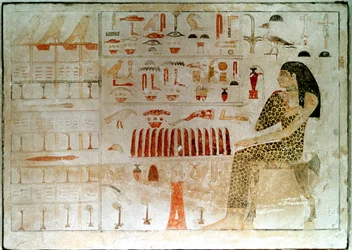 Forntida egyptisk stele med hieroglyfer, 27-25-talet f.Kr