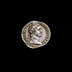 Forntida romersk mynt föreställande byst av Domitianus, 81-96 AD (foto)