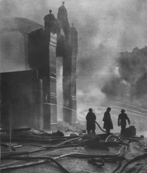 Och stridens hetta., 1941 1942
