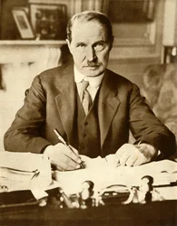 Andrew Bonar Law, 1922, 1935.
